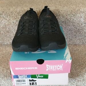 NIB Skechers Machine Washable Stretch Fit Active Air Slip-ons 7.5